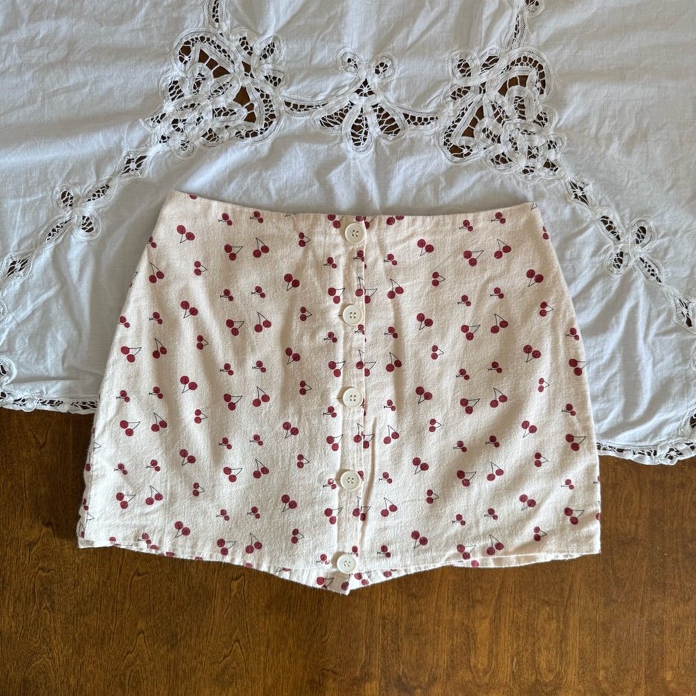 Le Lis Cherry Mini Skirt